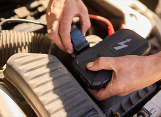Emergency start of car battery.1
